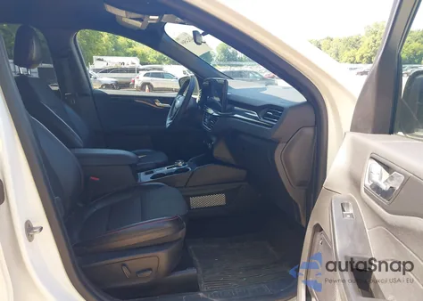 2023 Ford Escape St-Line Select z USA, uszkodzony, nr VIN 1FMCU9NA3PUA61008